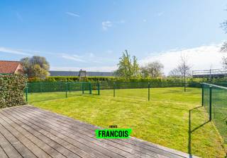 Dit prachtig appartement is gelegen op een toplocatie te Merelbeke. Het geniet zowel van een snelle verbinding met centrum Gent als met de...