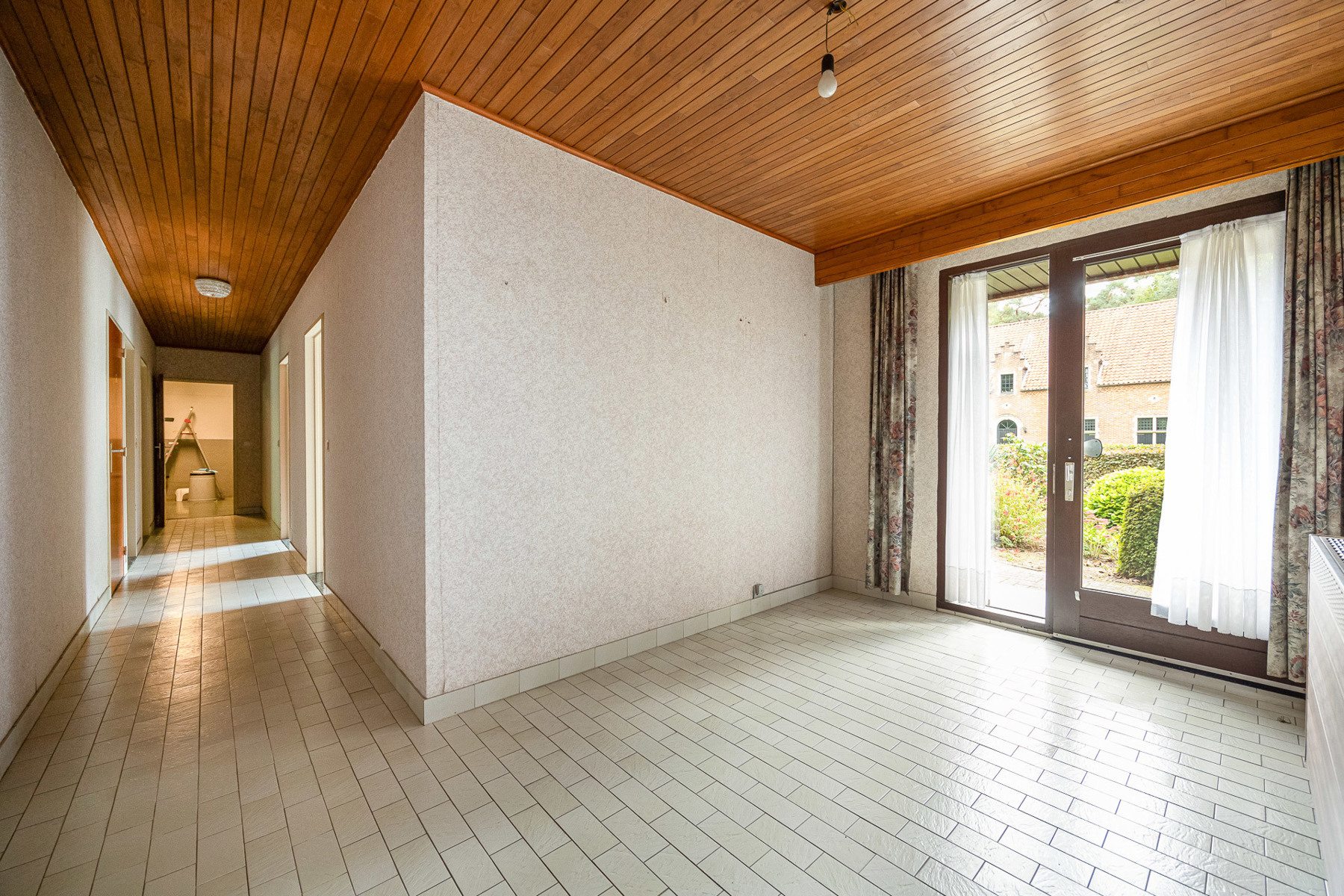 Laagbouwvilla op residentieel perceel van ca. 1.783 m². - foto 5
