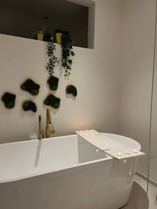 LIGGING:- Oud fabriekspand met karakteristieken hoge plafonds, dikke isolerende muren, boogramen en balken.- Meteen aan fiets- en wandelpad langs...