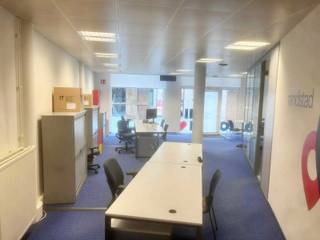 Op een strategische locatie in het hart van Halle, aan de Molenborre 44, vindt u dit instapklaar commercieel gelijkvloers van ca. 95 m². Ideaal...