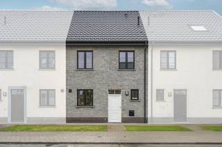Cette belle maison de 3 chambres est située dans un quartier calme de Lauwe. La maison possède également un agréable jardin avec terrasse et...