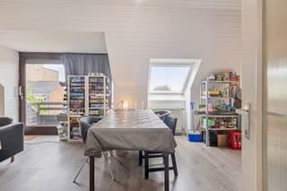  * 2 slaapkamer appartement op de hoogste verdieping * Uitstekende bereikbaarheid dankzij nabijheid tot de expresweg * Winkels en voorzieningen op...