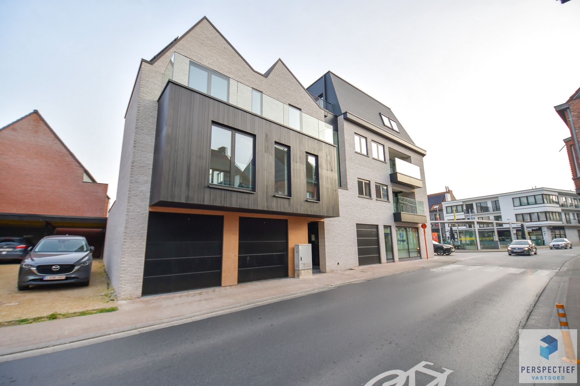 RUIME garagebox met automatische poort - foto 2