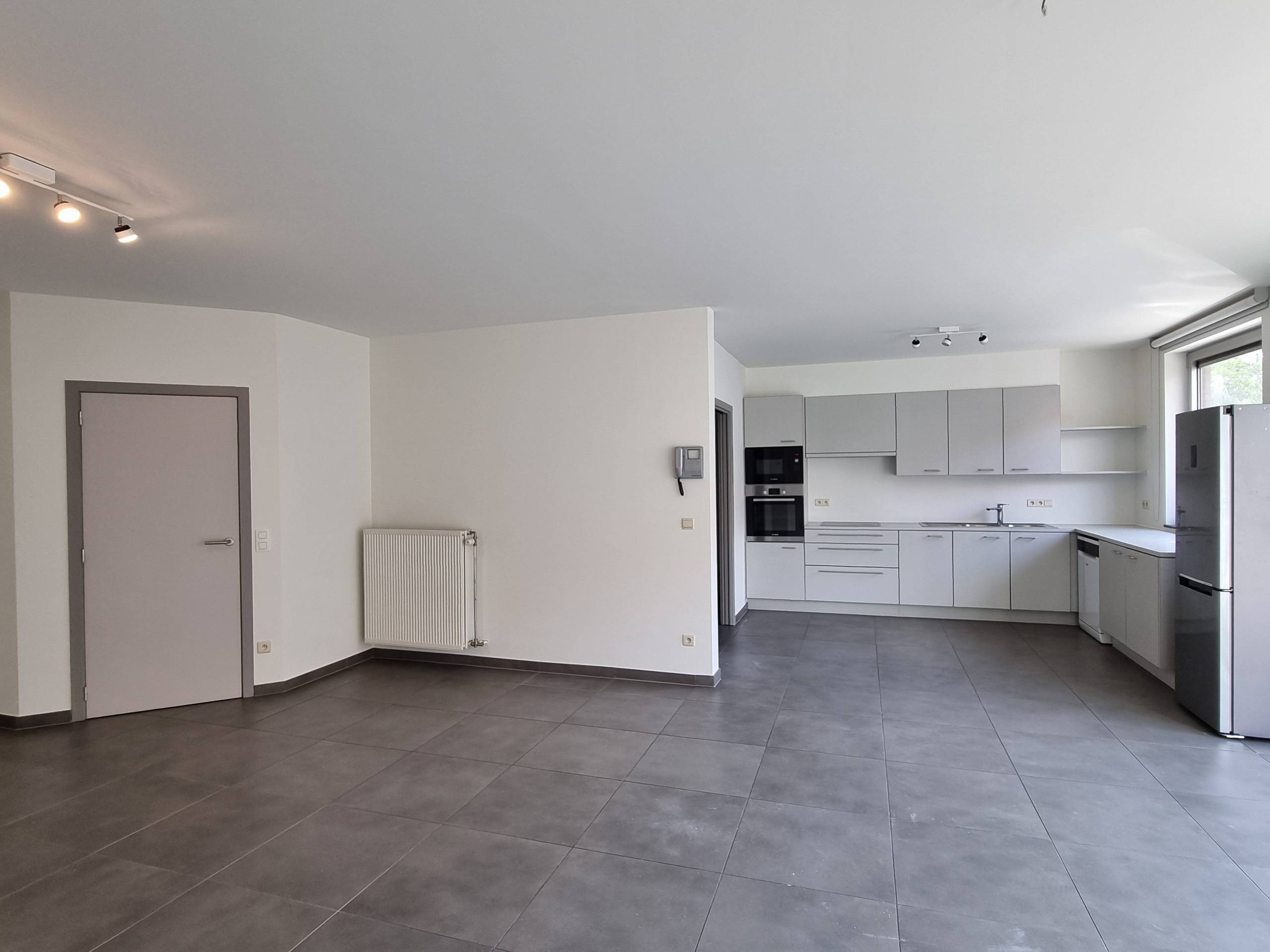 Centraal gelegen appartement met 2 slaapkamers in Zedelgem - foto 2