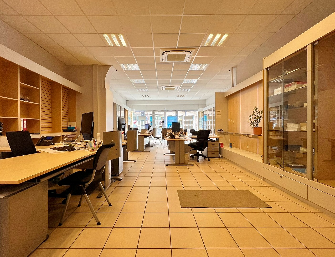 Commercial for rent in Ypres - photo 4