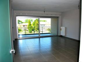Appartement spacieux de 2 chambres avec une surface de 95m2, situé au deuxième étage de la résidence De Burger au coeur de Buggenhout, à distance...
