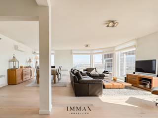 Deze exclusieve penthouse is gelegen in Zeebrugge en biedt een adembenemend zicht op de jachthaven. Bij binnenkomst leidt de ruime inkomhal naar...