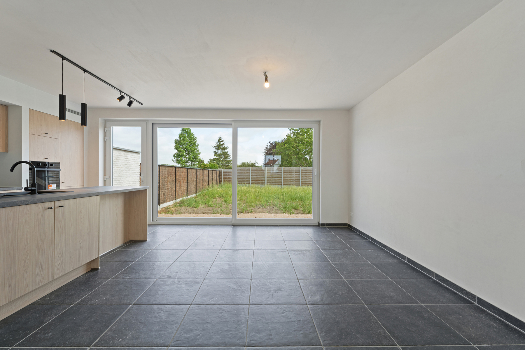 Landelijke, halfopen woning - foto 1