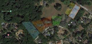 Voor meer info en foto’s, surf naar www.swevers.be – Ontdek deze prachtige bouwgrond op lot 2 aan de Meylandtlaan in Heusden-Zolder, met een royale oppervlakte van 21 are. Het perceel van 30 meter breed en 70 meter diep biedt tal van bouwmogelijkheden, ideaal voor een alleenstaande woning met landelijke uitstraling. Dankzij de zuidelijke oriëntatie geniet je de hele dag van natuurlijke lichtinval. Volgens de voorschriften mag de woning een maximale bouwoppervlakte van 190 m² hebben, een kroonlijsthoogte van 6 meter en een dak naar vrije keuze. De woning moet op minstens 7,5 meter van de perceelgrenzen worden ingeplant. Bovendien biedt de diepe tuin ruimte voor een terras, bijgebouw of poolhouse. De getoonde villa is ter indicatie. De ligging is bijzonder centraal: op wandelafstand van openbaar vervoer (650 m), scholen (1 km), groene zones en sportfaciliteiten (500 m). Winkels en restaurants bereik je binnen 2,5 km, en de oprit van de snelweg ligt op amper 5 km. Deze locatie combineert rust en bereikbaarheid: de perfecte plek om je droomwoning te realiseren. Voor meer informatie, bel 011 255 155.