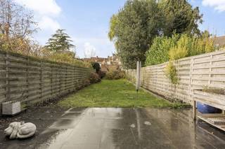 Langs de Karel van Manderstraat te Sint-Kruis, centraal gelegen aan de stadsrand van Brugge, bevindt zich dit uitzonderlijk ruim huis (EPC 210) op...