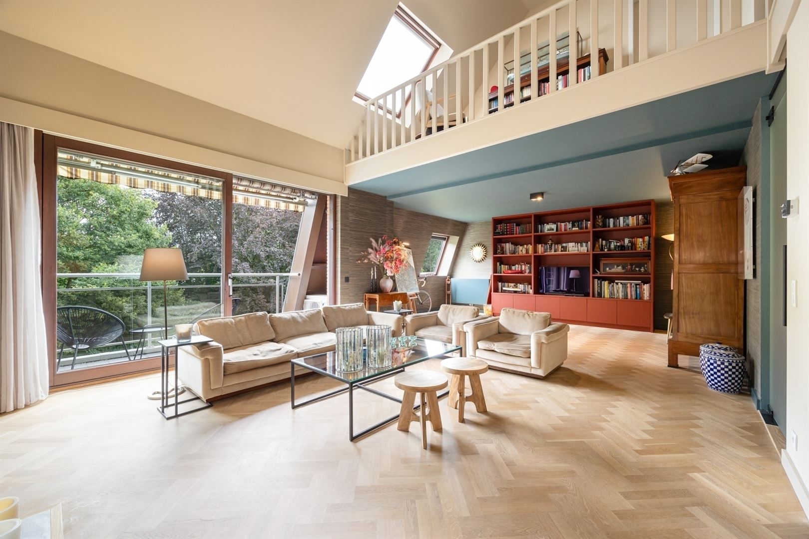 Smaakvol gerenoveerd zeer ruim appartement 250m² bij Koningshof-Schotenhof. - foto 1