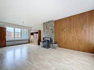 Deze huurwoning in kent de volgende indeling: Gelijkvloers:- inkomhal met gastentoilet - ruime berging met aansluiting voor wasmachine en...