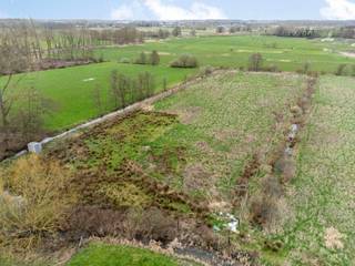 Te koop: unieke landbouwgrond in Heffen, prachtig gelegen in een groene omgeving aan de rand van het water. Deze eigendom bestaat uit twee...