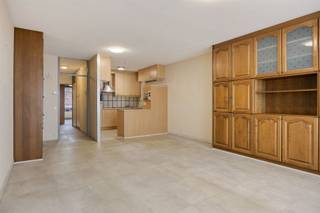 Appartement met één slaapkamer te koop nabij centrum van Borsbeek, met EPC A.Indeling: inkomhal, living met ingemaakte kasten en open keuken,...