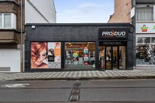 Investissez dans l’une des adresses les plus prisées du nord de Bruxelles ! Ce commerce de 250 m² bénéficie d’une visibilité exceptionnelle à deux...