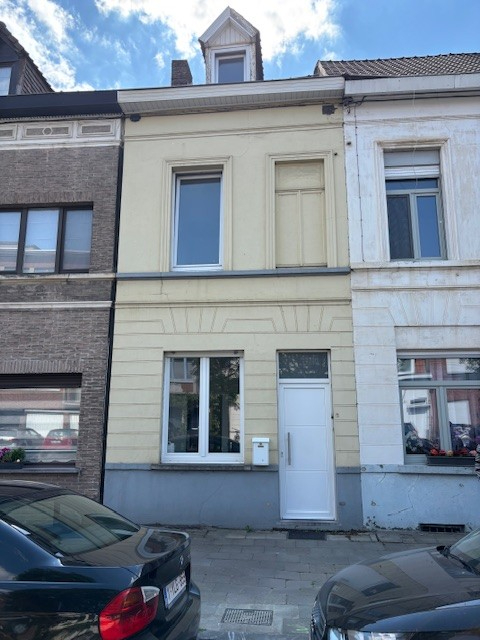 Te renoveren woning met 2 slaapkamers nabij het Astridpark. - foto 1