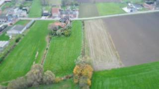 Deze vrijstaande woning biedt een unieke kans voor wie op zoek is naar een te renoveren eigendom of volledig nieuw te bouwen woning op...