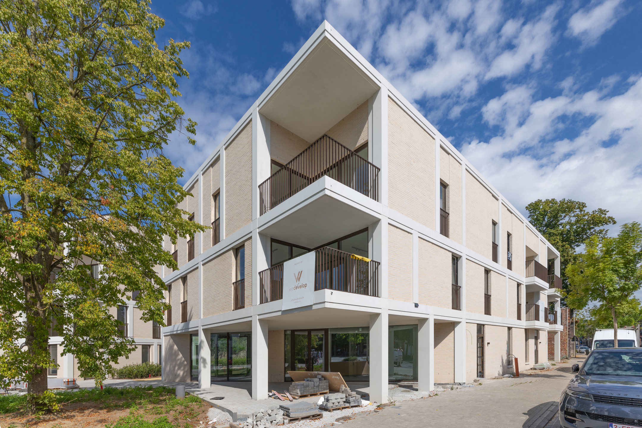 Handels- kantoorruimte in nieuwbouwproject te Sleidinge. - foto 1