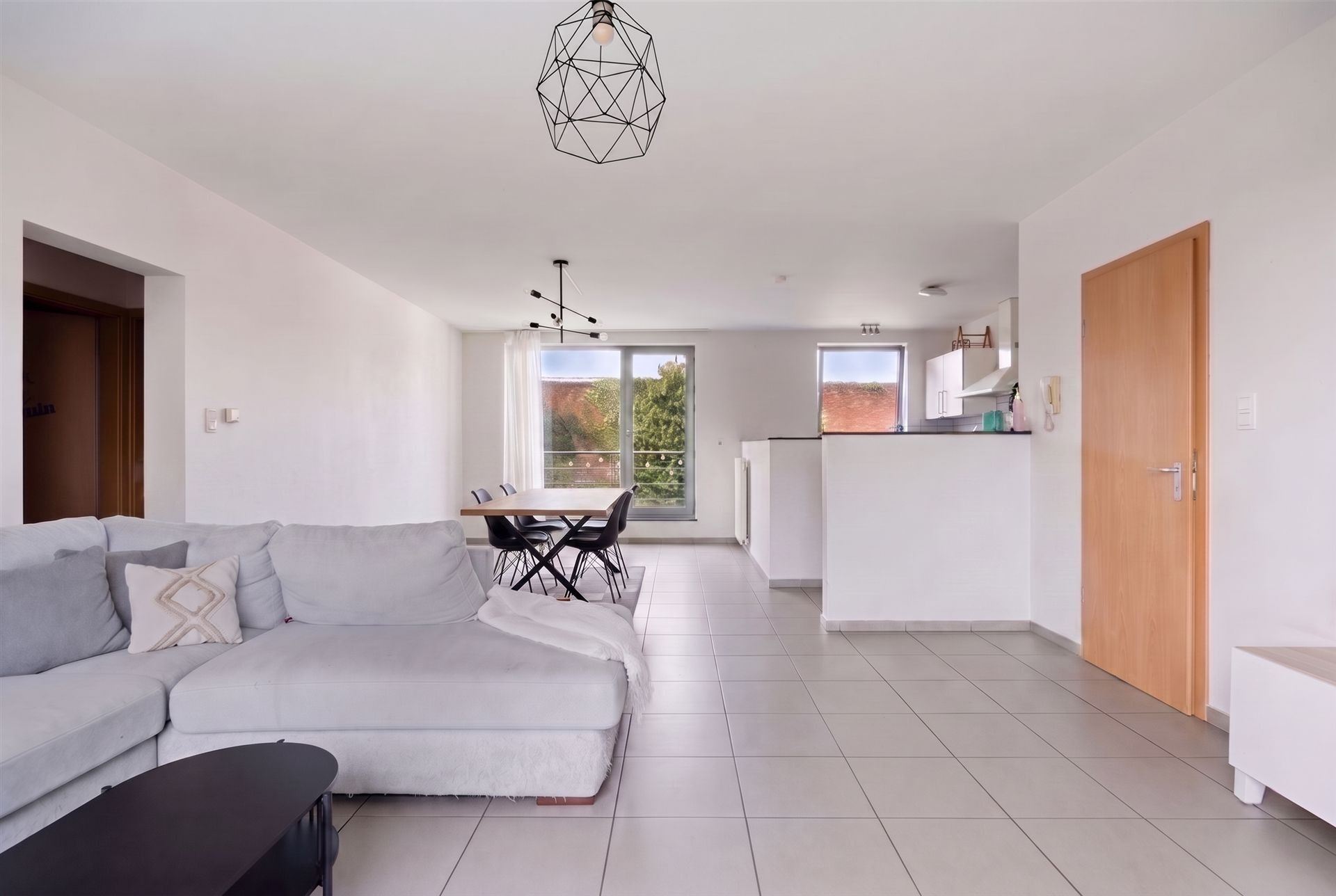 Opbrengsteigendom met 3 appartementen en autostaanplaatsen - foto 4