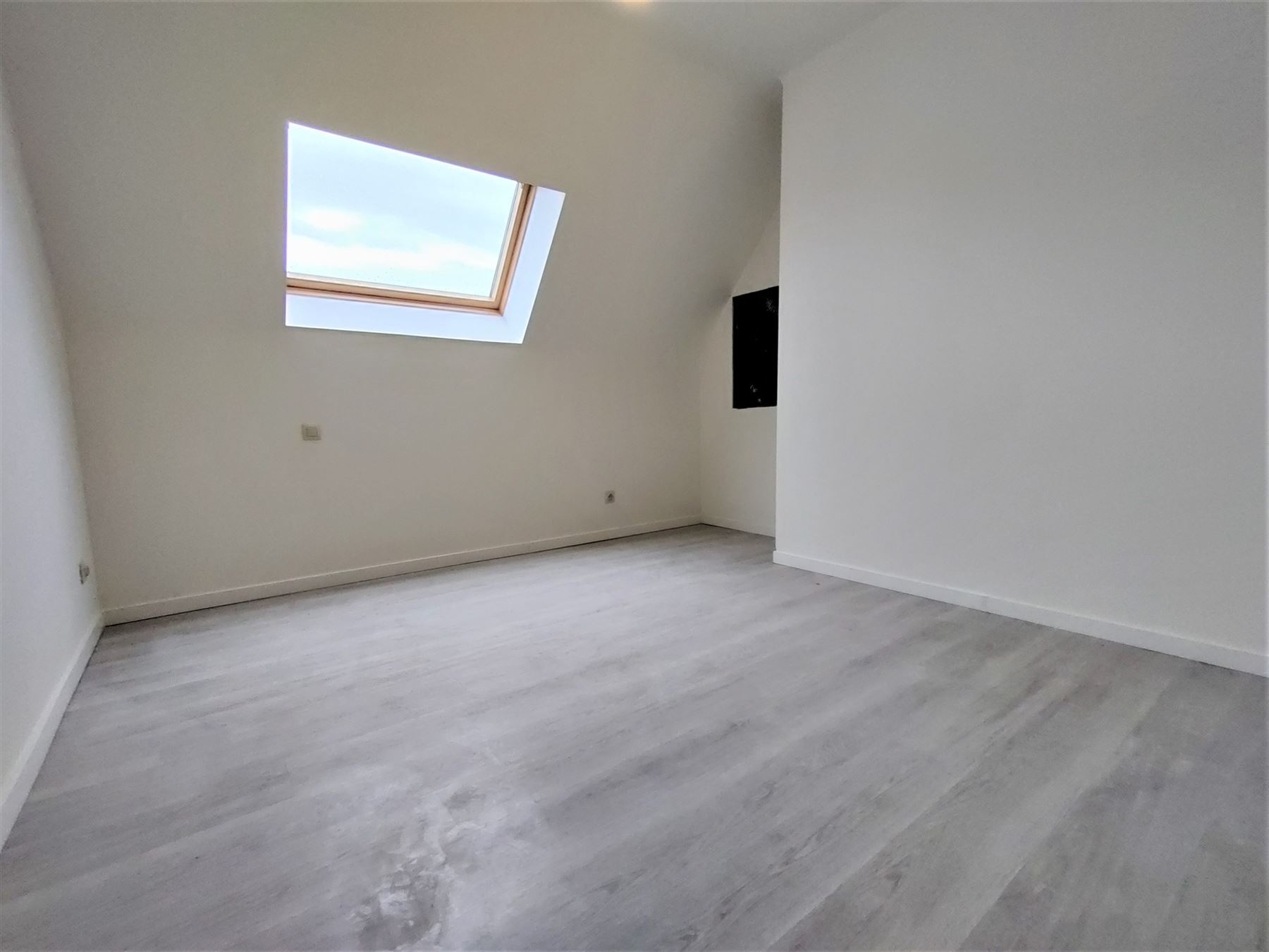 Ruim en lichtrijk duplex penthouse met 2 slaapkamers - foto 5