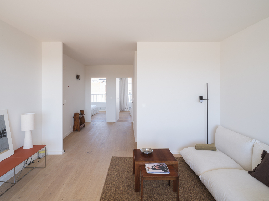 Centrum Gent – lichtrijk gerenoveerd twee slaapkamerappartement met terras en zicht over de Bijloke en de Leie. - foto 4