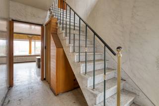 In de Engelstraat te Ichtegem stellen we u deze te renoveren woning voor, gelegen op een goed bereikbare locatie met een vlotte verbinding naar...