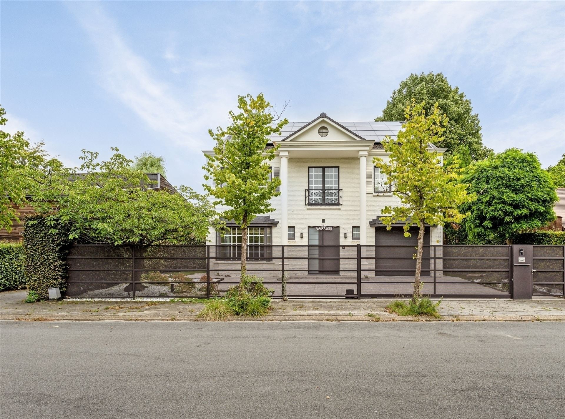 House for sale in Wilrijk with 5 bedrooms - photo 1