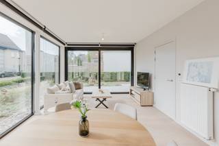 Deze nieuwbouw serviceflat is gelegen in het gezellige Wetteren Ten-Ede op wandelafstand van alle voorzieningen zoals winkels en openbaar...