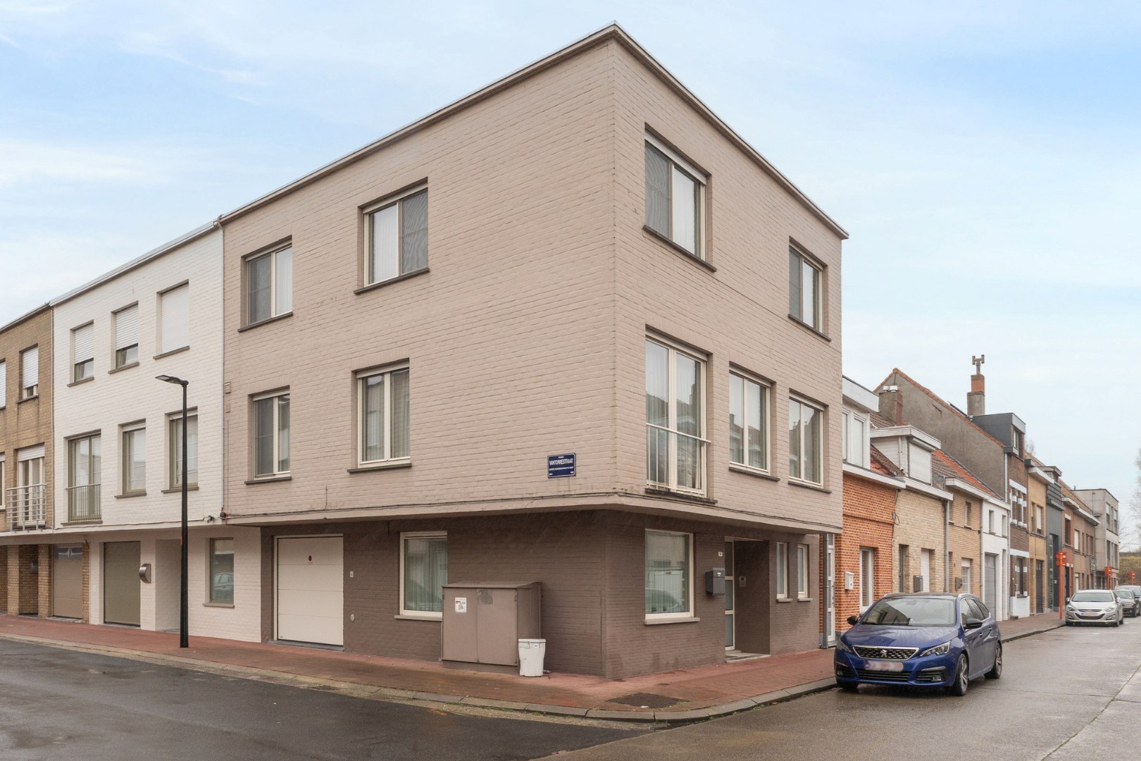 Instapklare, lichtrijke bel-etage woning met ruime garage en terras op centrale ligging - foto 1