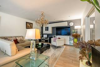 Op een gunstige ligging aan de ring van Turnhout bevindt zich dit goed onderhouden appartement met drie slaapkamers, twee terrassen en...