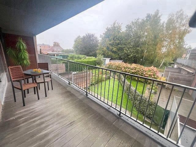 RUIM APPARTEMENT MET 3 SLAAPKAMERS , ZEER GROOT TERRAS MET ZICHT OP BOSJE - foto 5