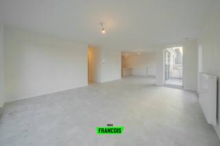 Op wandelafstand van het centrum van Diksmuide bevindt zich dit luxe appartement met 2 slaapkamers en 2 zeer grote terrassen. Door zijn...