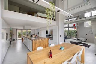 Mechelen: Unieke loft met 3 (mogelijk 4) slaapkamers in gerenoveerd fabrieksgebouw te koopStap binnen in deze prachtige loftwoning, gelegen in een...