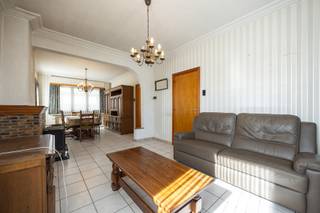 Deze ruime gezinswoning, gelegen in de Vennestraat 74 te Gierle, biedt een uitstekende basis voor wie op zoek is naar een renovatieproject met...