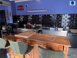 ZEER LEUKE WONING MET 4 SLAAPKAMERS EN TUINTJERichtprijs: 275.000 euro Sfeervolle woning met karaktervolle elementen en warme afwerking. Ruime...