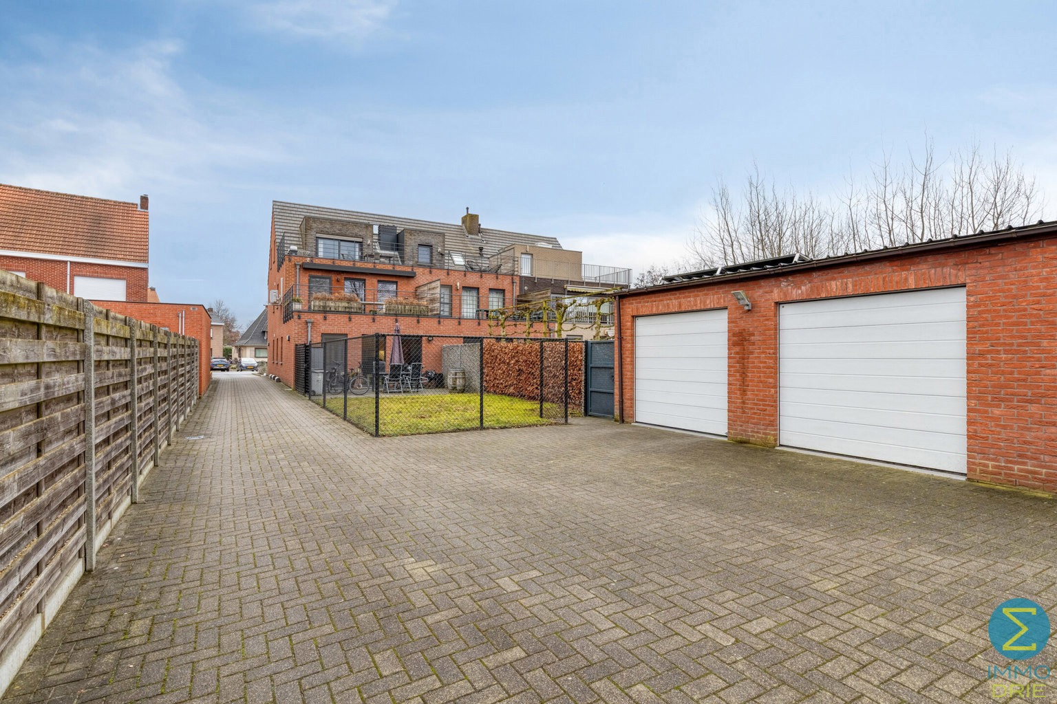 Gelijkvloers appartement met tuin, garage en staanplaats - foto 2