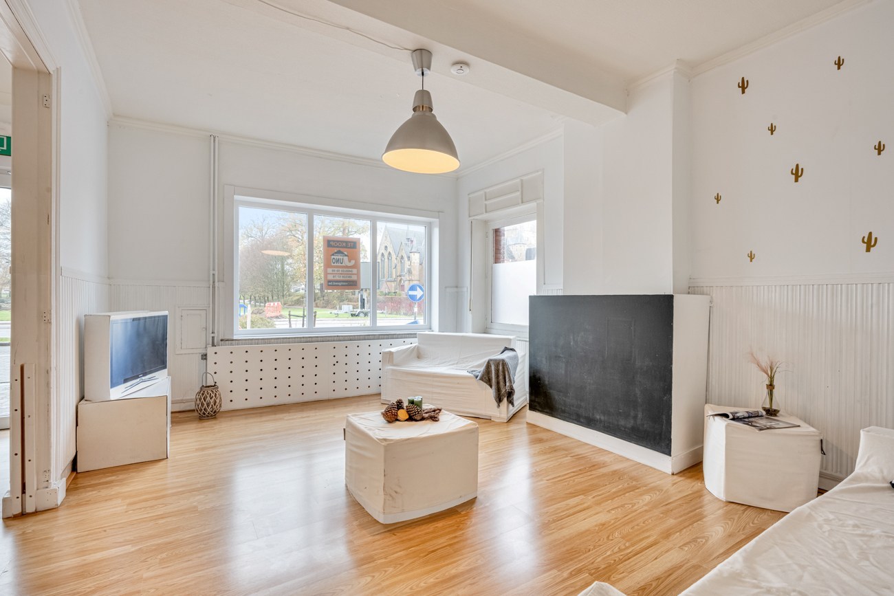 Karaktervolle woning te koop met extra potentieel ! - foto 4