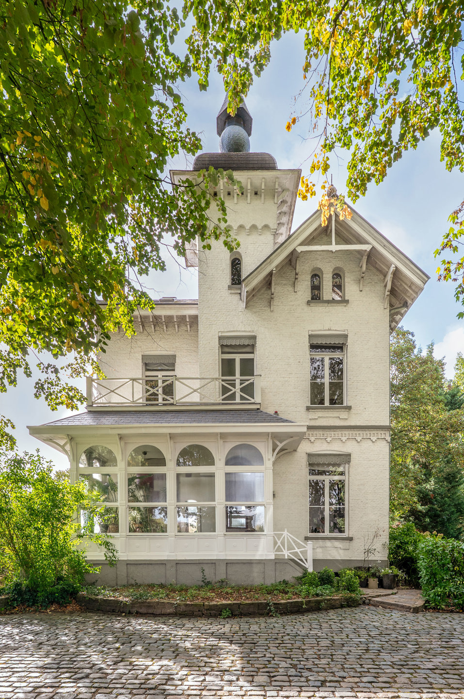 Karaktervolle villa met torentje en ruime tuin in Kapellen - foto 4
