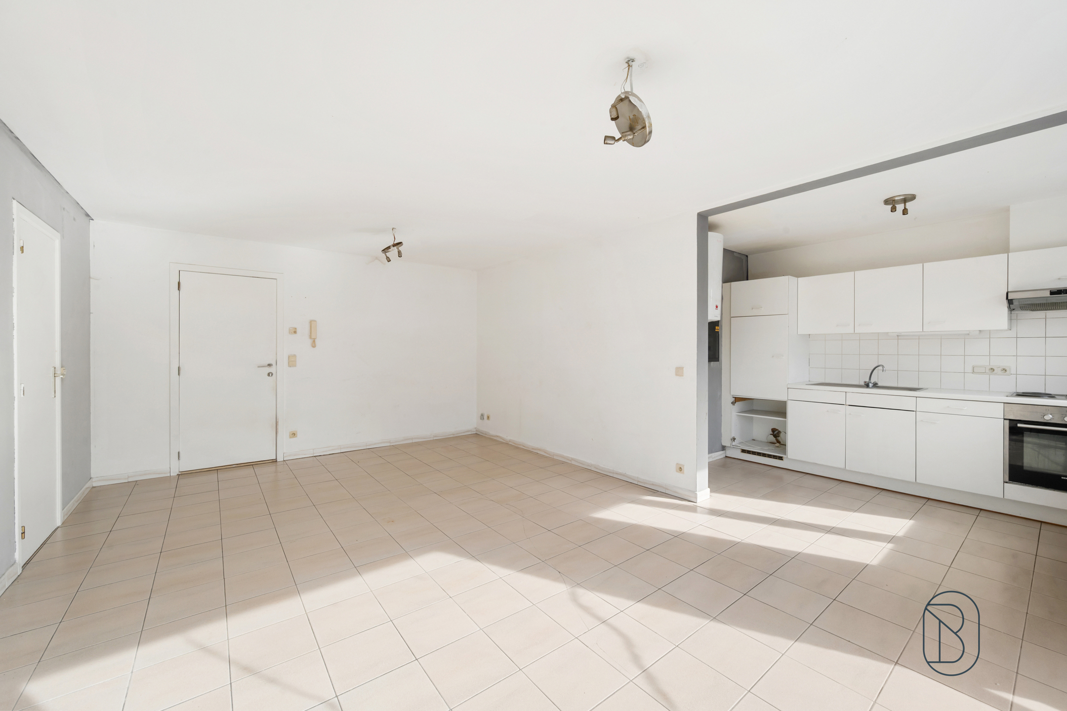 Te renoveren lichtrijk 1-slaapkamerappartement - foto 4