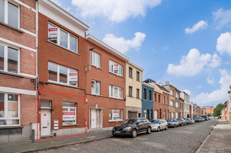Gerenoveerd Gelijkvloers appartement met terras te Wilrijk - foto 1
