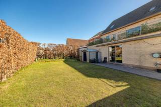 Mooi groot handelshuis met commerciële ligging nabij het centrum van Oostmalle.Deze woning kan dankzij de ruime oppervlakte ook perfect ingericht...