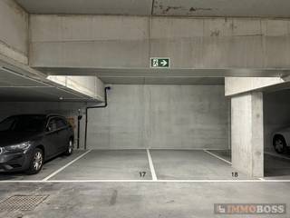 Twee overdekte autostaanplaatsen (nummer 17 en 18) te huur in residentie Parc Bonne te Merelbeke. De staanplaatsen zijn gemakkelijk bereikbaar via...