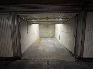 Garage boximmédiatement disponible...