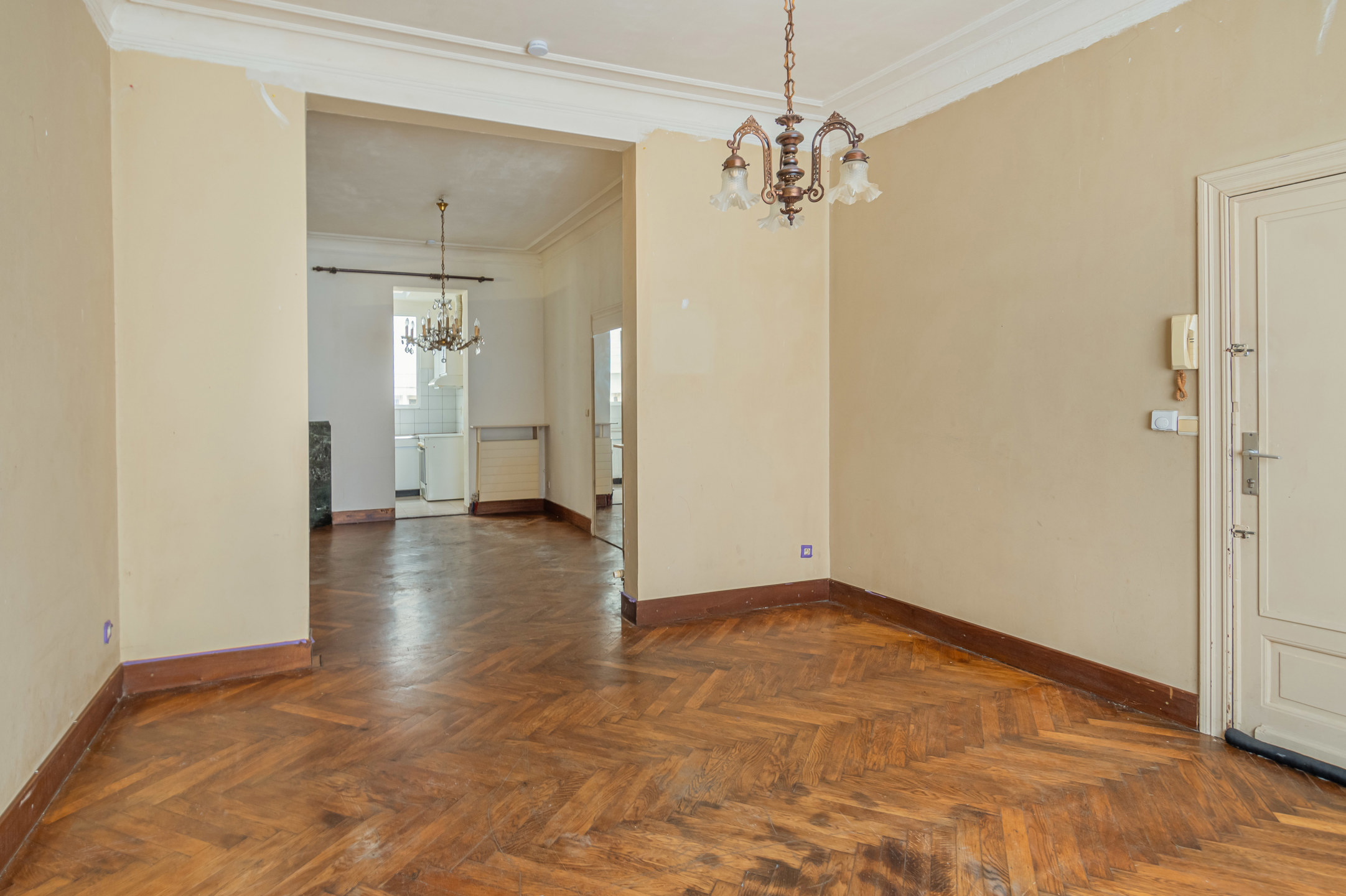 Te renoveren stadswoning met veel potentieel! - foto 3