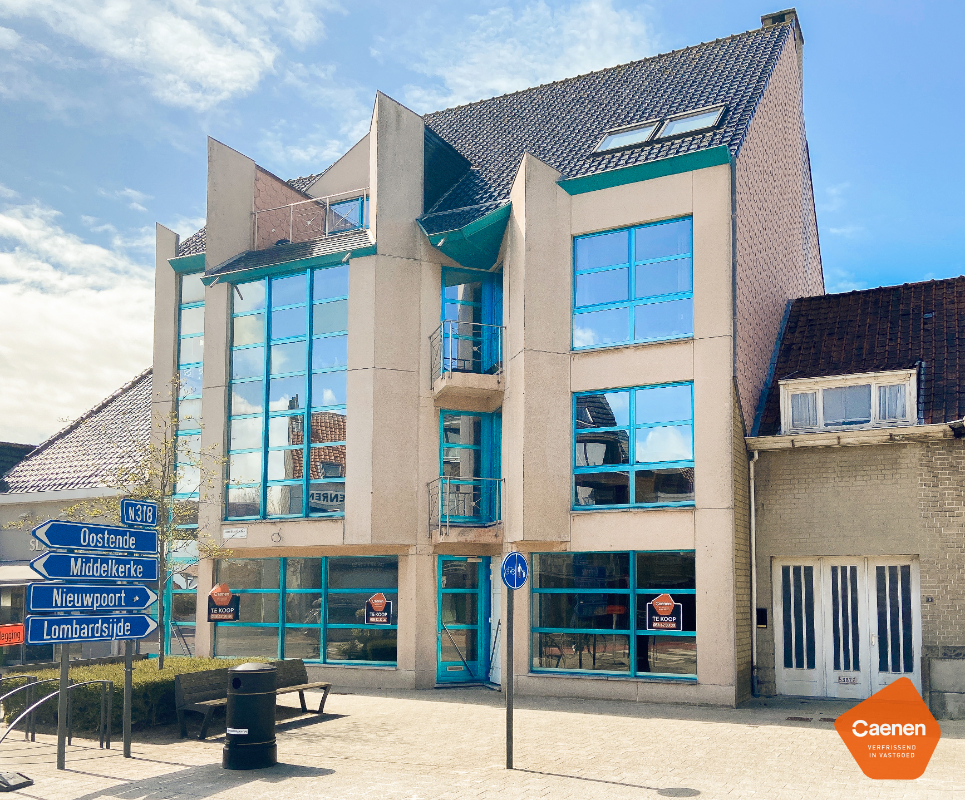 Zeer ruim, lichtrijk handelspand te koop op commerciële locatie! - foto 1