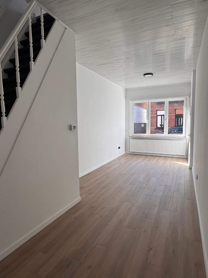 PRACHTIG GERENOVEERDE CHARMANTE WONING MET 2 SLPK EN TUIN!! - foto 4