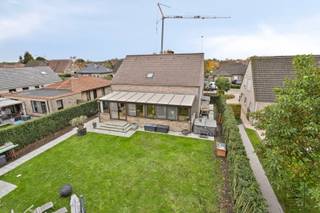 Deze instapklare gezinswoning met 4 à 5 slaapkamers bevindt zich op een rustige ligging, in een doodlopende straat, te Oostmalle!Bij het betreden van...