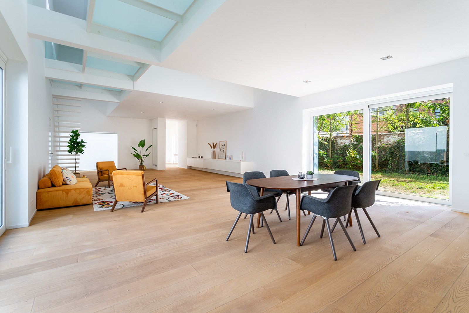 Apartment for sale in Berchem with 3 bedrooms - photo 1