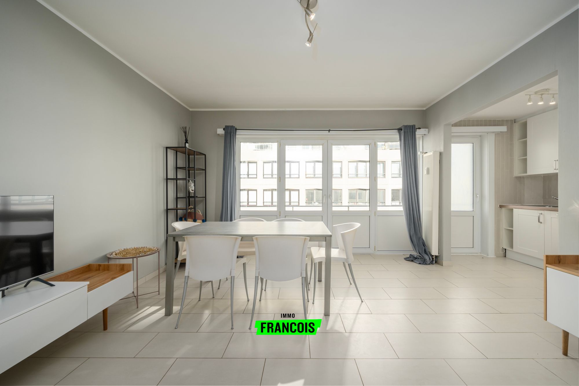 Instapklaar appartement pal in centrum Oostende. - foto 2