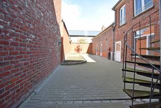 TORHOUTSTRAAT 6 - 8810 LICHTERVELDEUniek wooncomplex als geheel te huur in centrum Lichtervelde.Ruime burgerwoning bestaande uit inkom, 3...